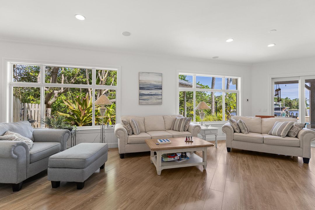 For Sale: $5,100,000 (6 beds, 5 baths, 4314 Square Feet)