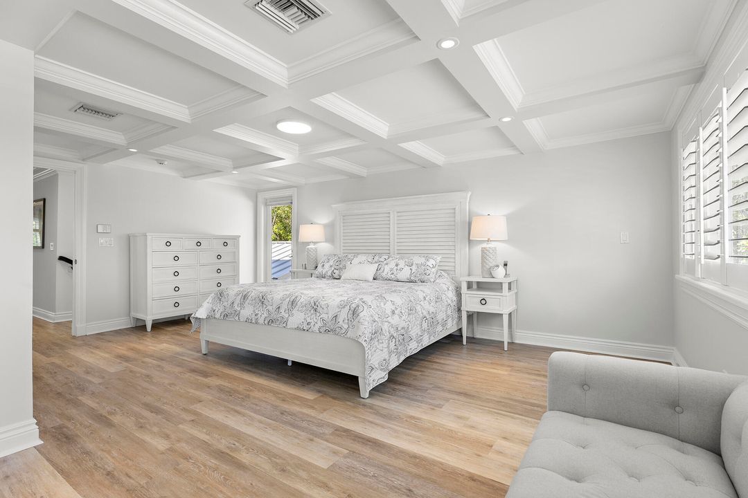 For Sale: $5,100,000 (6 beds, 5 baths, 4314 Square Feet)