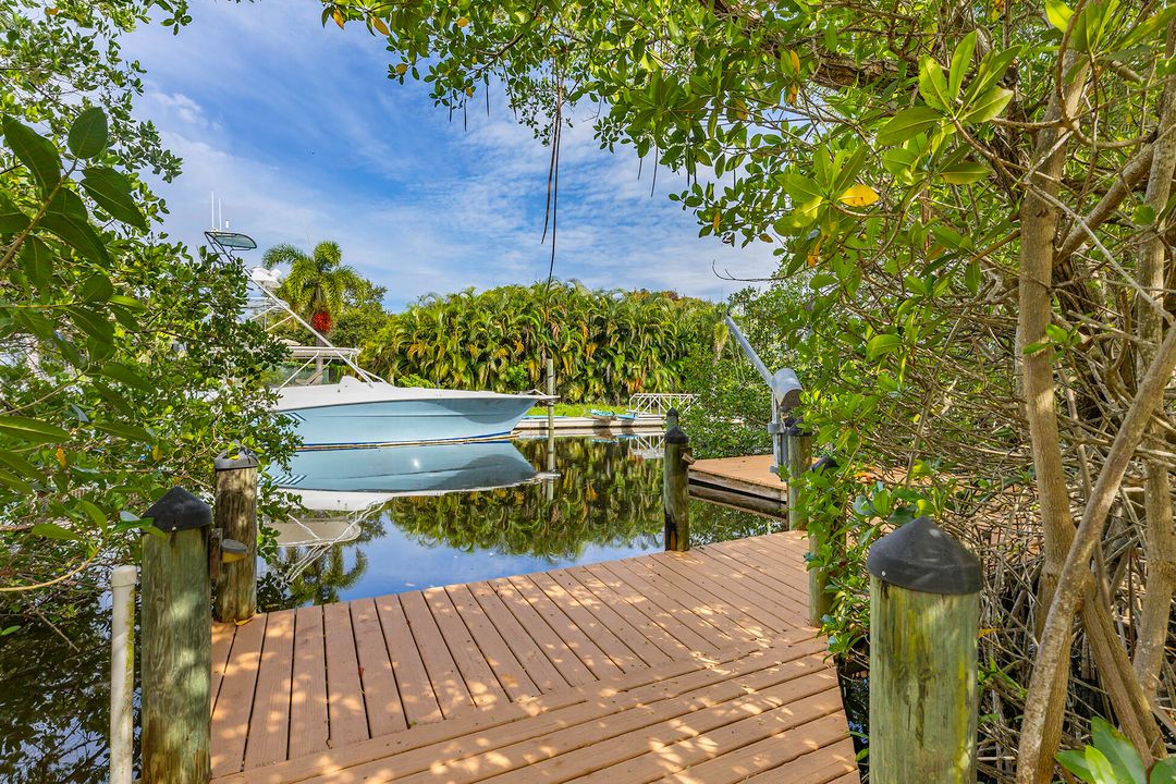 For Sale: $5,100,000 (6 beds, 5 baths, 4314 Square Feet)