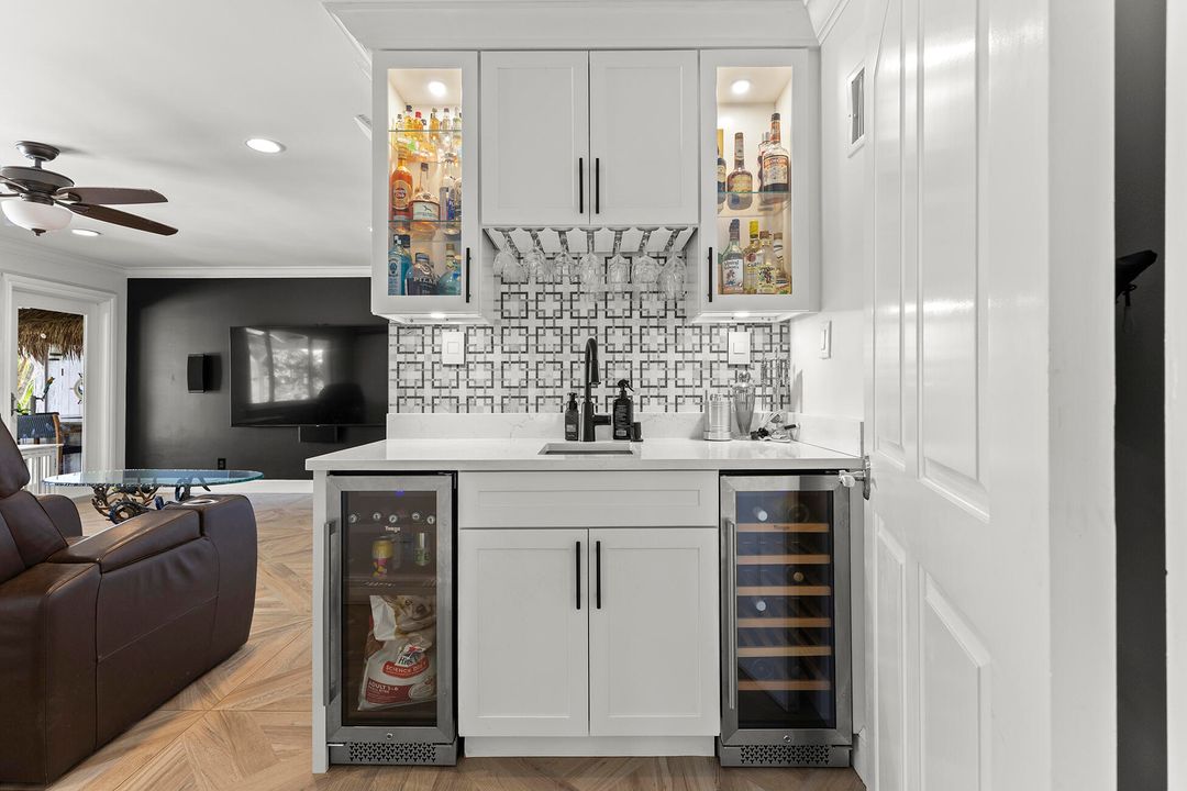 For Sale: $5,100,000 (6 beds, 5 baths, 4314 Square Feet)