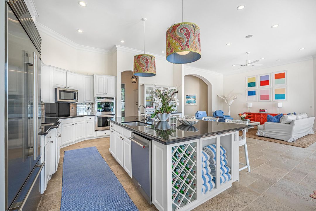 Activo con contrato: $6,150,000 (5 camas, 3 baños, 3630 Pies cuadrados)