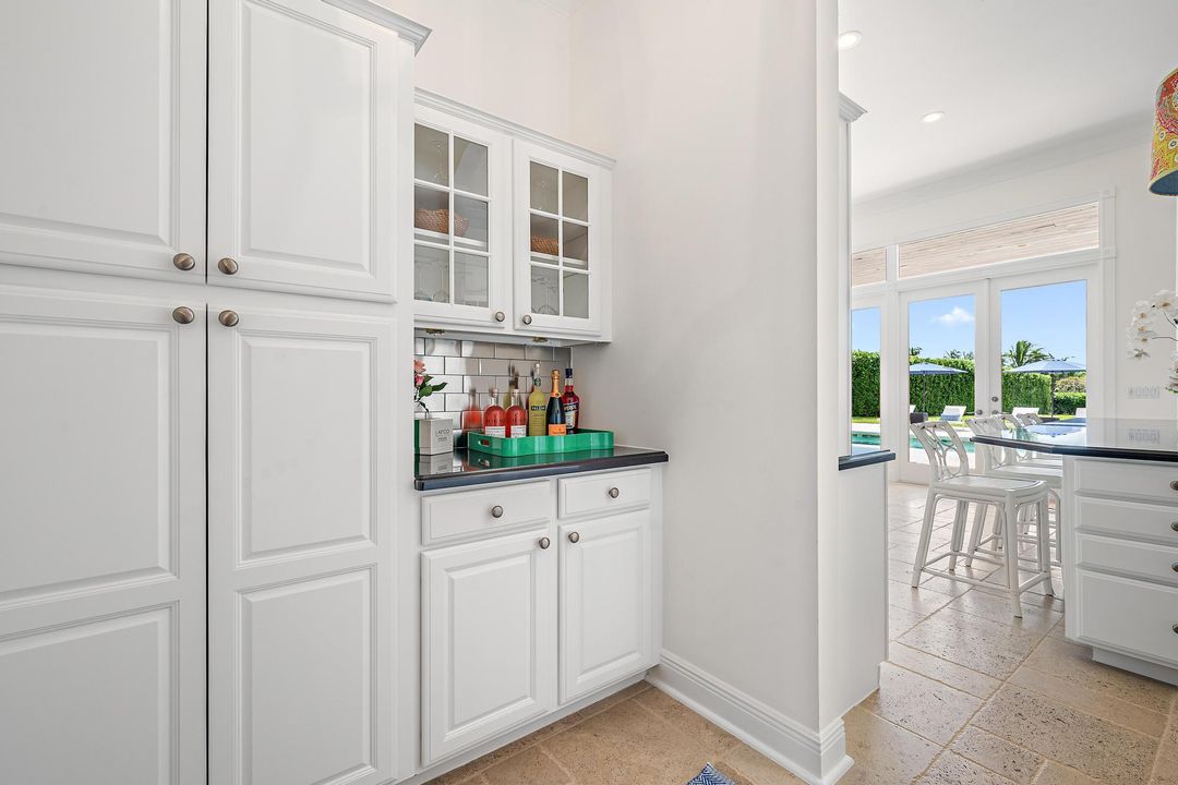 Activo con contrato: $6,150,000 (5 camas, 3 baños, 3630 Pies cuadrados)