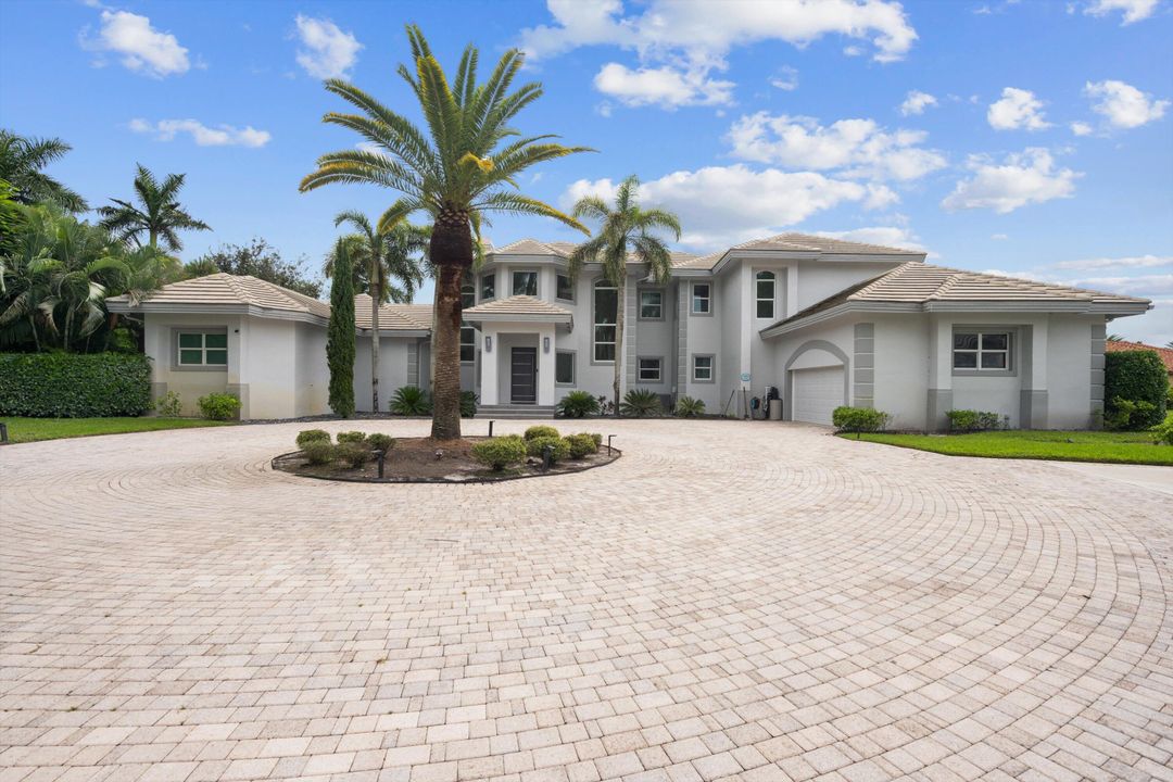 For Sale: $12,000,000 (5 beds, 5 baths, 7616 Square Feet)