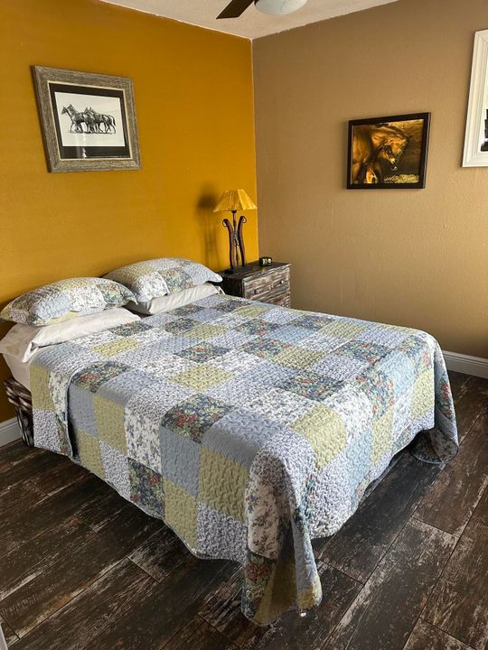 Activo con contrato: $5,500 (3 camas, 2 baños, 1510 Pies cuadrados)