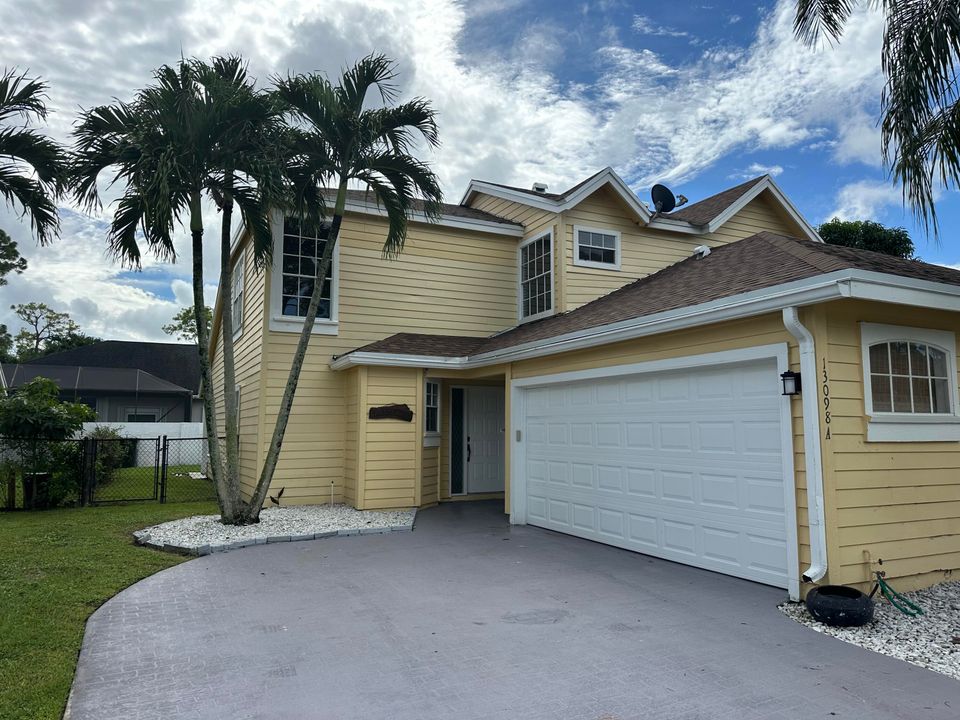 Activo con contrato: $5,500 (3 camas, 2 baños, 1510 Pies cuadrados)