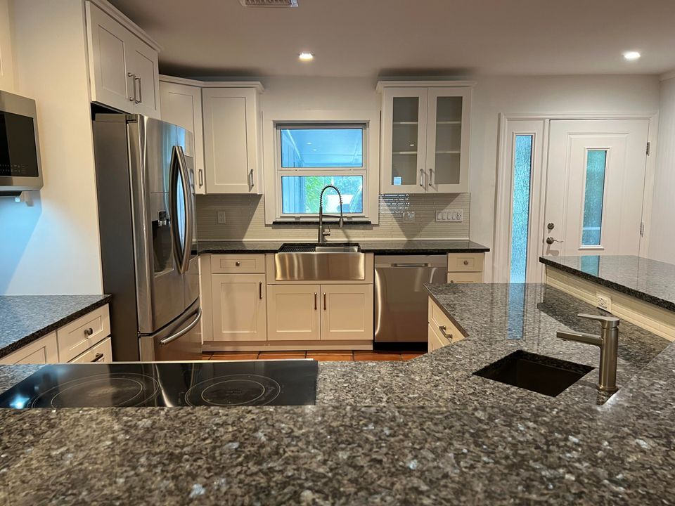 For Rent: $3,500 (2 beds, 2 baths, 1416 Square Feet)