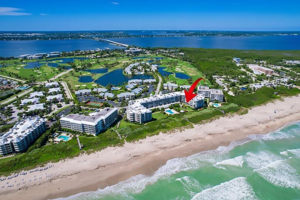 For Sale: $850,000 (2 beds, 2 baths, 1334 Square Feet)