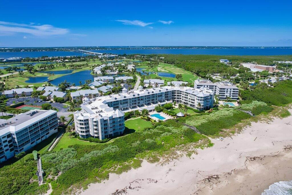 For Sale: $850,000 (2 beds, 2 baths, 1334 Square Feet)