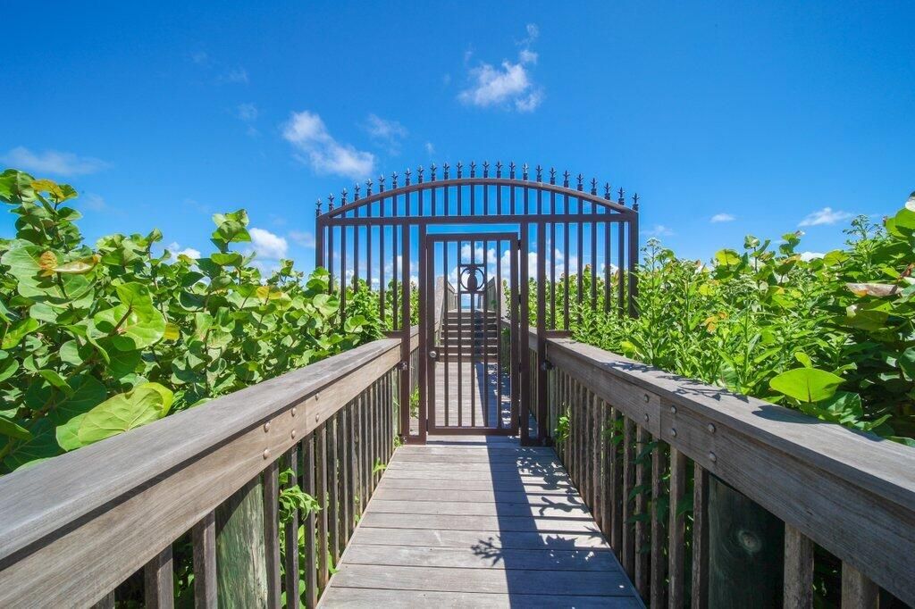 For Sale: $850,000 (2 beds, 2 baths, 1334 Square Feet)