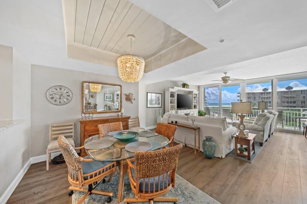 For Sale: $850,000 (2 beds, 2 baths, 1334 Square Feet)