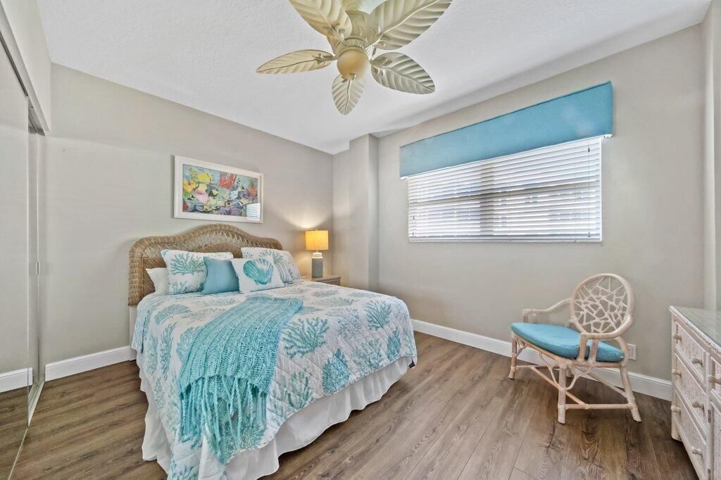 For Sale: $850,000 (2 beds, 2 baths, 1334 Square Feet)