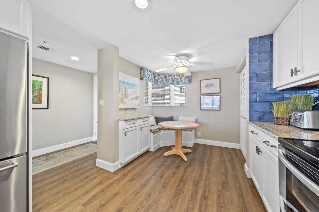 For Sale: $850,000 (2 beds, 2 baths, 1334 Square Feet)