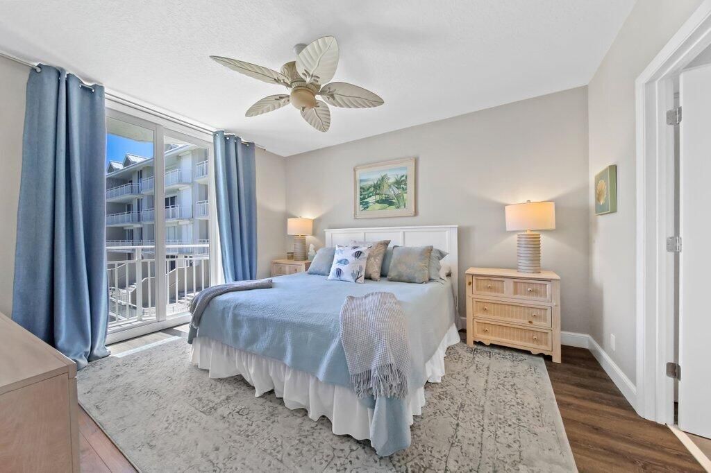 For Sale: $850,000 (2 beds, 2 baths, 1334 Square Feet)