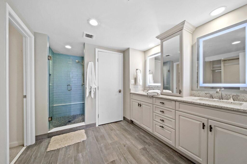 For Sale: $850,000 (2 beds, 2 baths, 1334 Square Feet)