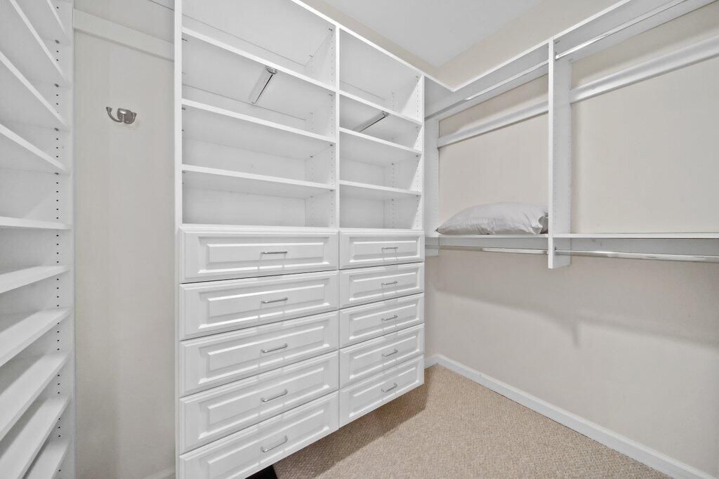 For Sale: $850,000 (2 beds, 2 baths, 1334 Square Feet)