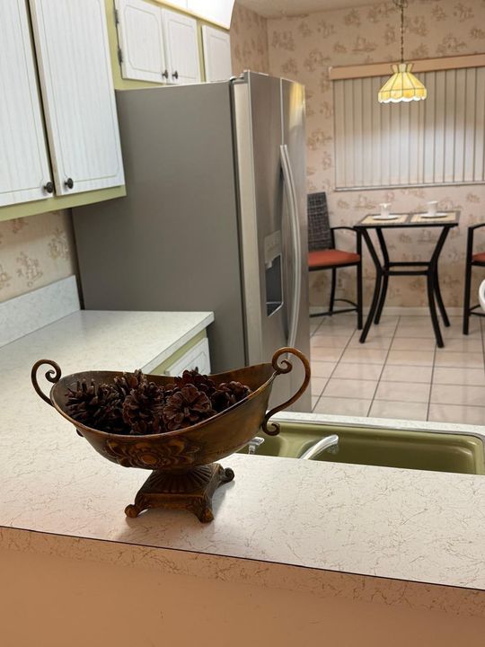 合同活跃: $1,495 (2 贝兹, 2 浴室, 1300 平方英尺)