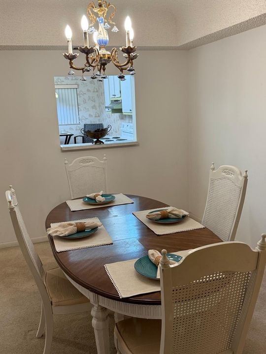 合同活跃: $1,495 (2 贝兹, 2 浴室, 1300 平方英尺)