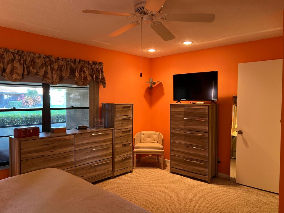 Activo con contrato: $3,300 (3 camas, 2 baños, 1469 Pies cuadrados)