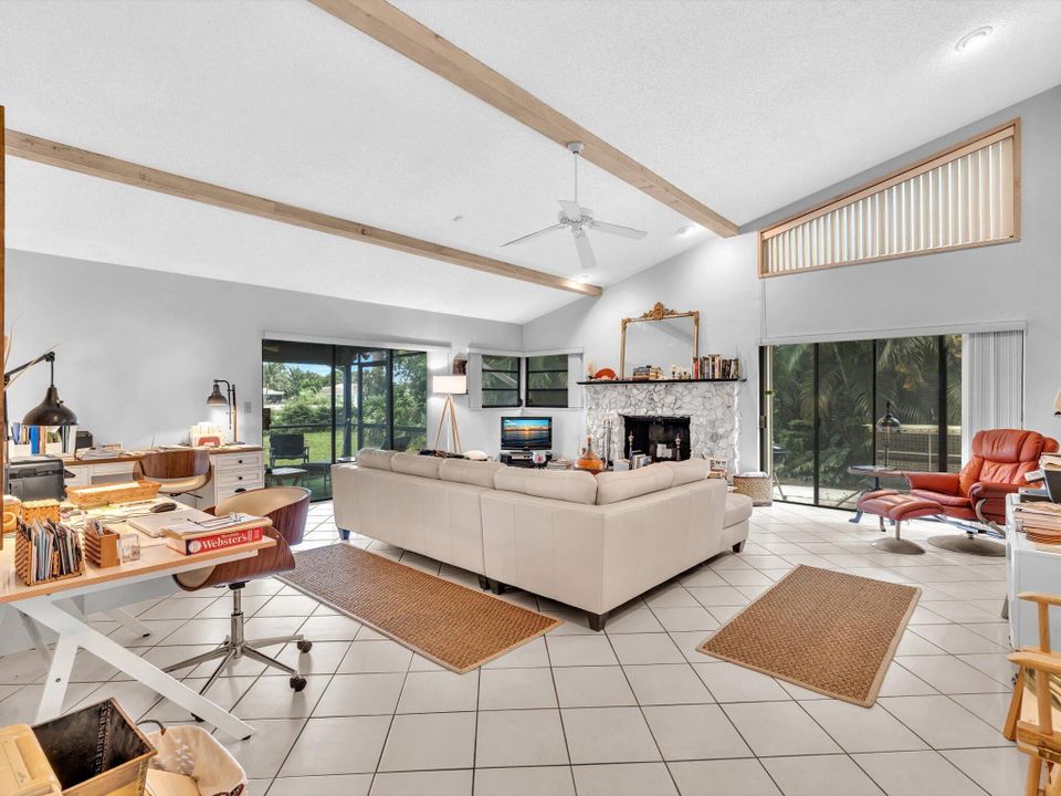 For Sale: $699,000 (2 beds, 2 baths, 1569 Square Feet)