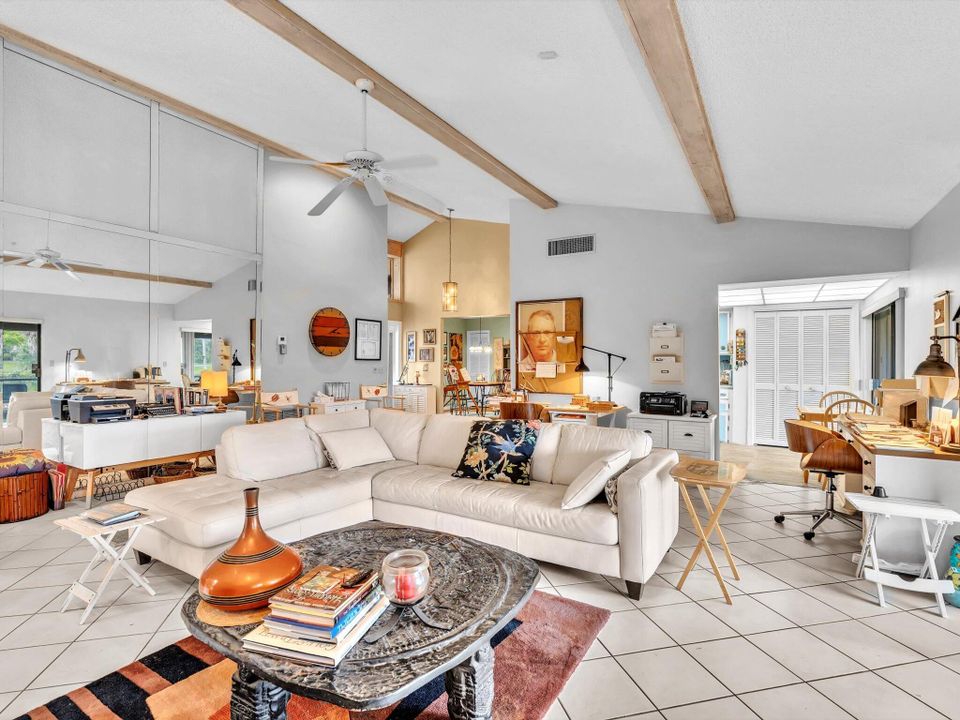 For Sale: $699,000 (2 beds, 2 baths, 1569 Square Feet)