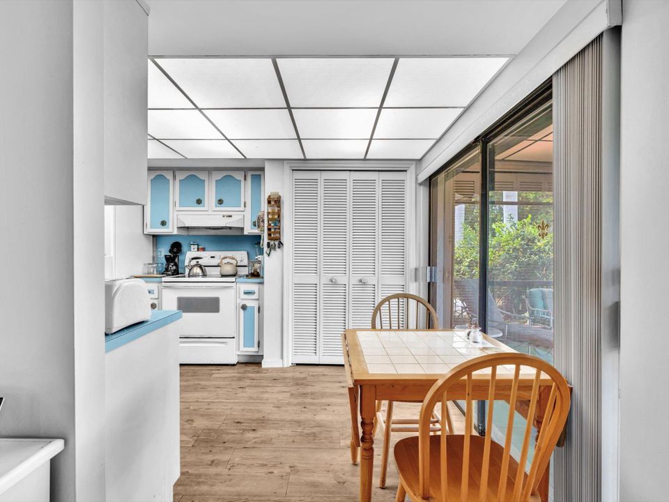 For Sale: $699,000 (2 beds, 2 baths, 1569 Square Feet)