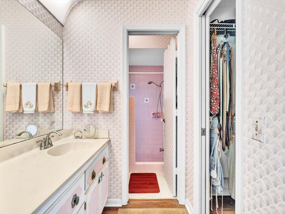 For Sale: $699,000 (2 beds, 2 baths, 1569 Square Feet)