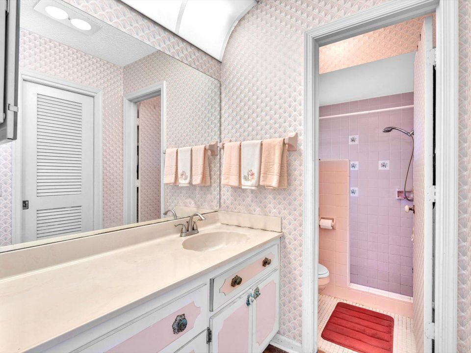 For Sale: $699,000 (2 beds, 2 baths, 1569 Square Feet)