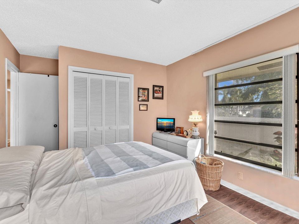 For Sale: $699,000 (2 beds, 2 baths, 1569 Square Feet)