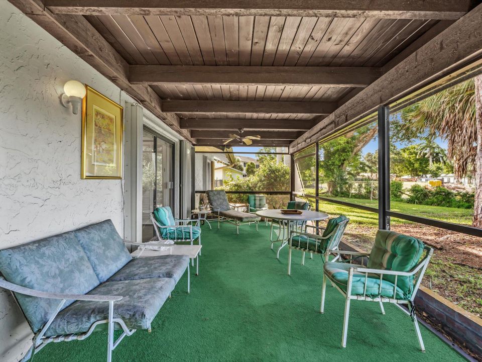 For Sale: $699,000 (2 beds, 2 baths, 1569 Square Feet)