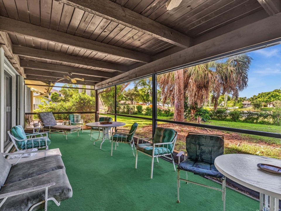 For Sale: $699,000 (2 beds, 2 baths, 1569 Square Feet)