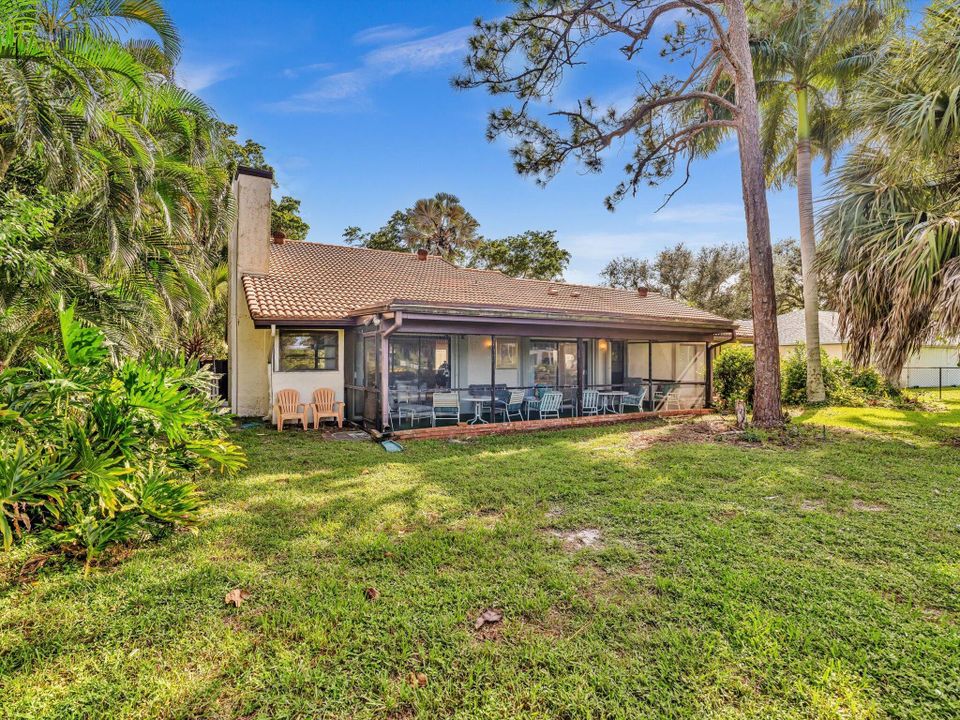 For Sale: $699,000 (2 beds, 2 baths, 1569 Square Feet)