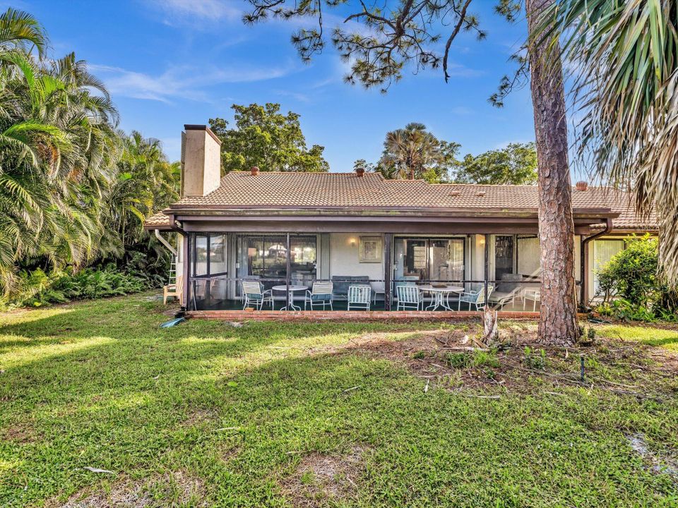 For Sale: $699,000 (2 beds, 2 baths, 1569 Square Feet)