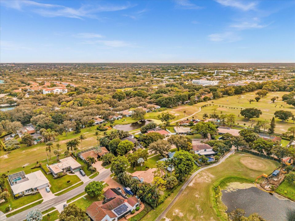 For Sale: $699,000 (2 beds, 2 baths, 1569 Square Feet)