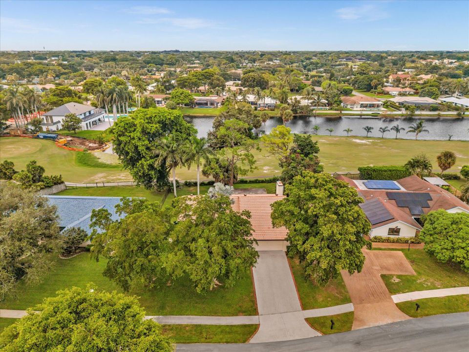 For Sale: $699,000 (2 beds, 2 baths, 1569 Square Feet)