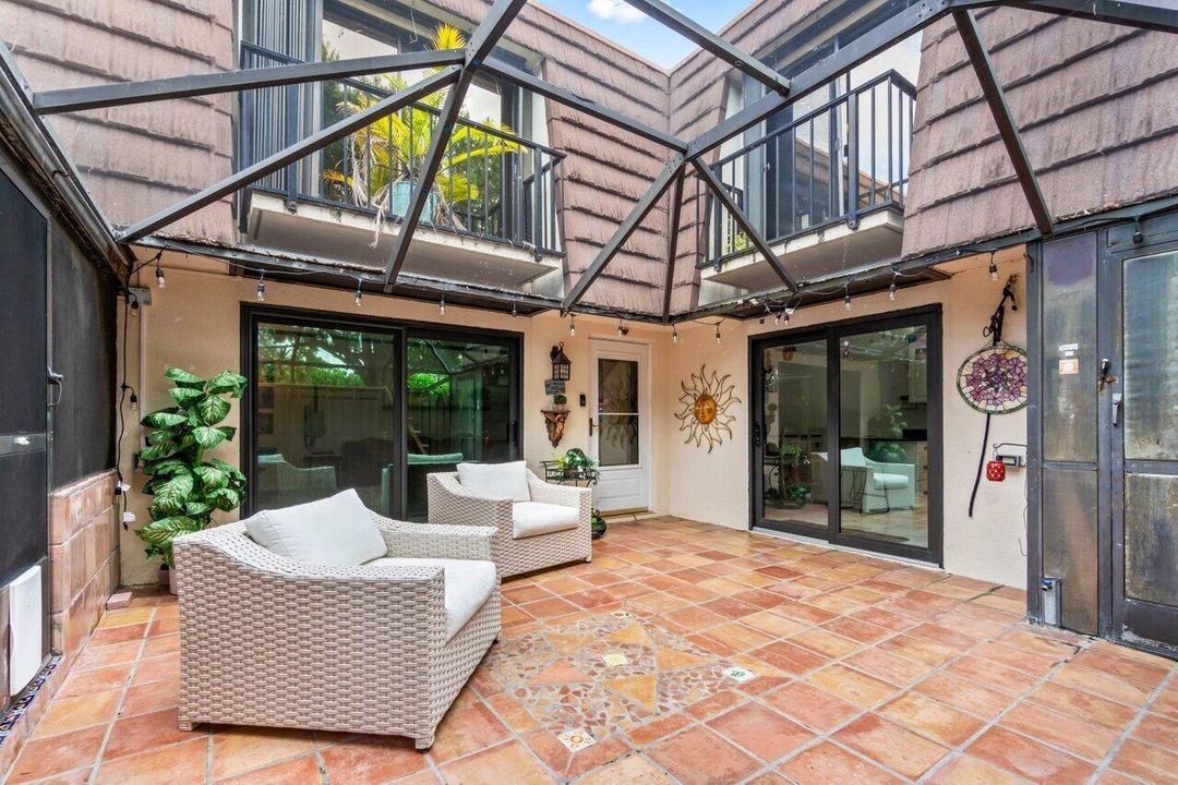 Active With Contract: $435,000 (2 beds, 2 baths, 1596 Square Feet)