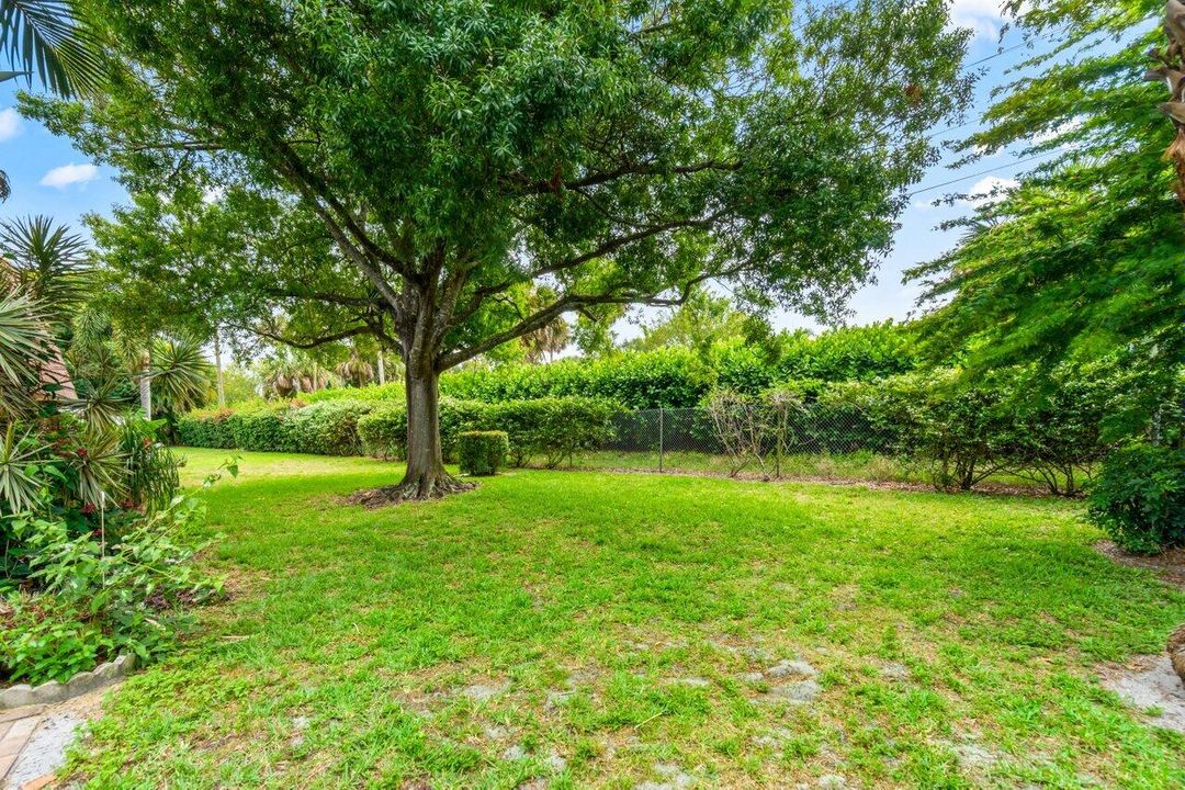 Active With Contract: $435,000 (2 beds, 2 baths, 1596 Square Feet)