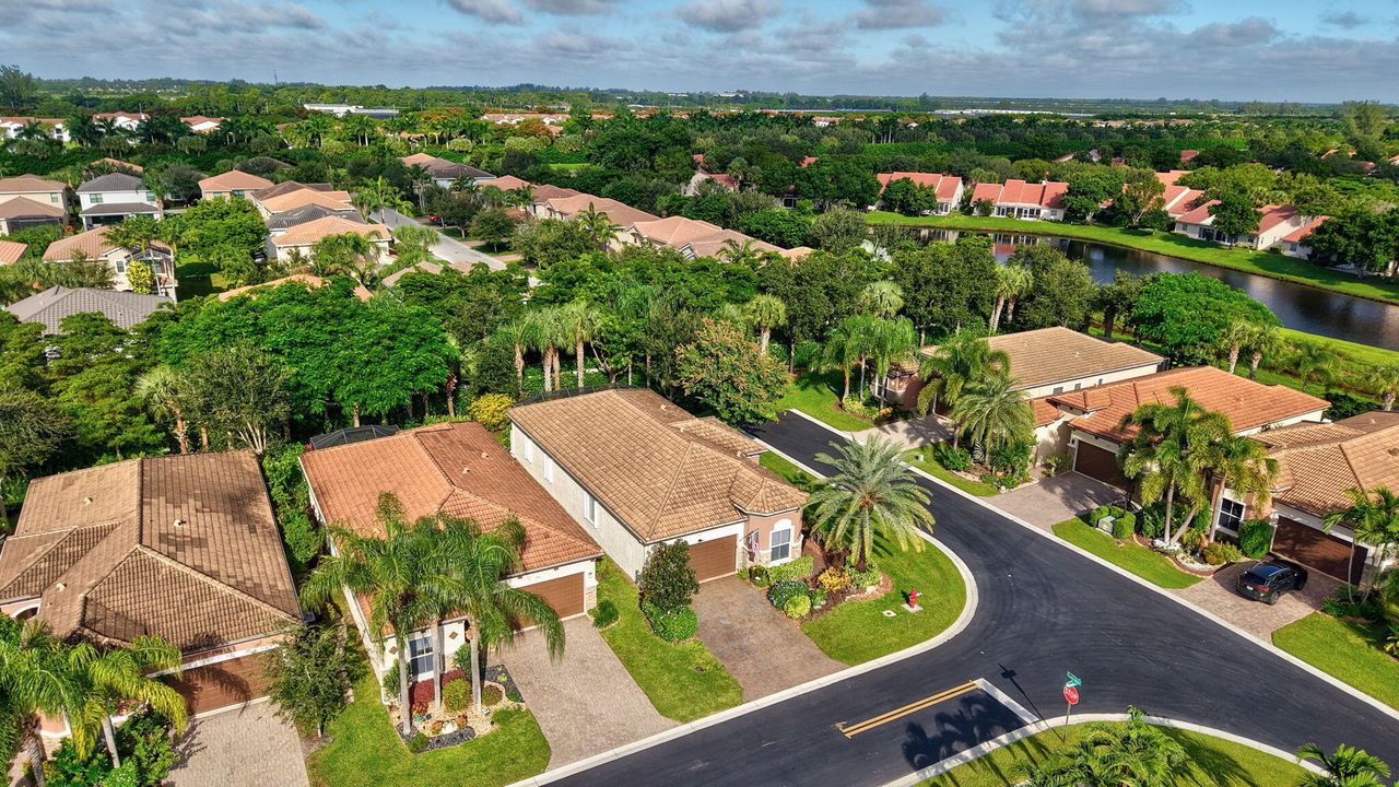 Active With Contract: $749,000 (2 beds, 2 baths, 1863 Square Feet)