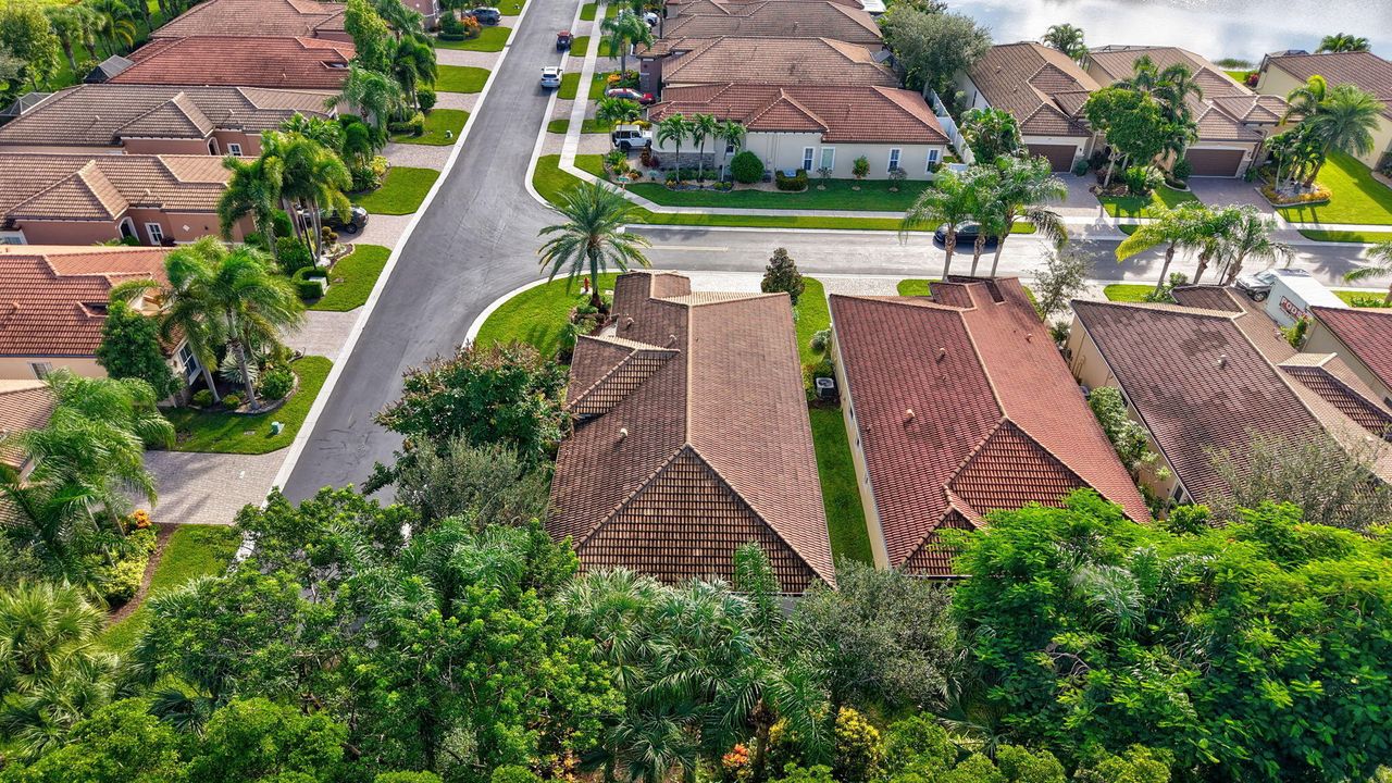 Active With Contract: $749,000 (2 beds, 2 baths, 1863 Square Feet)