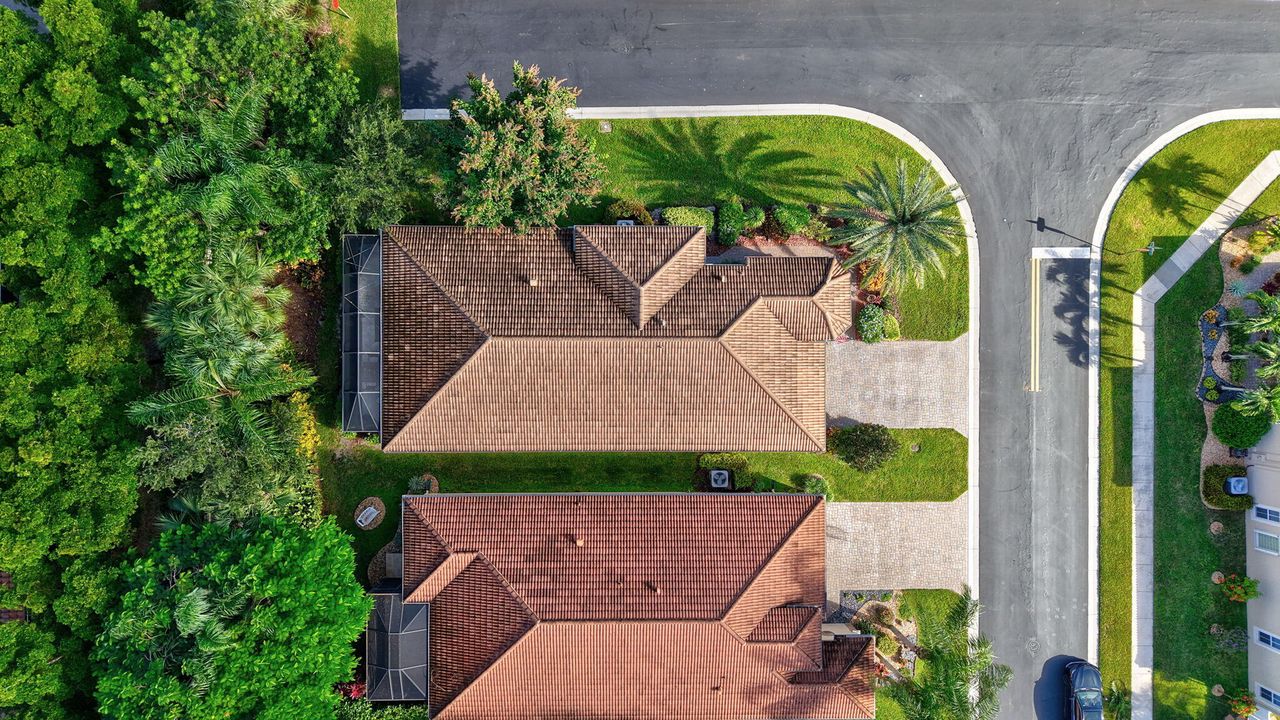 Active With Contract: $749,000 (2 beds, 2 baths, 1863 Square Feet)