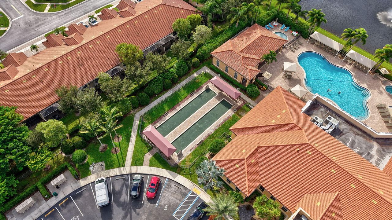 Active With Contract: $749,000 (2 beds, 2 baths, 1863 Square Feet)