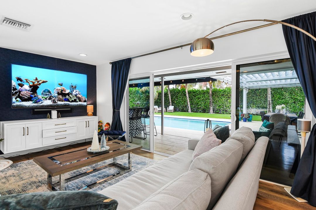 For Rent: $10,000 (3 beds, 2 baths, 1850 Square Feet)