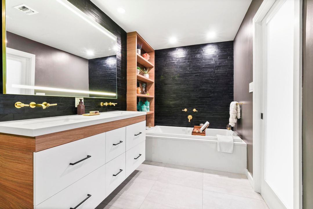 For Rent: $10,000 (3 beds, 2 baths, 1850 Square Feet)