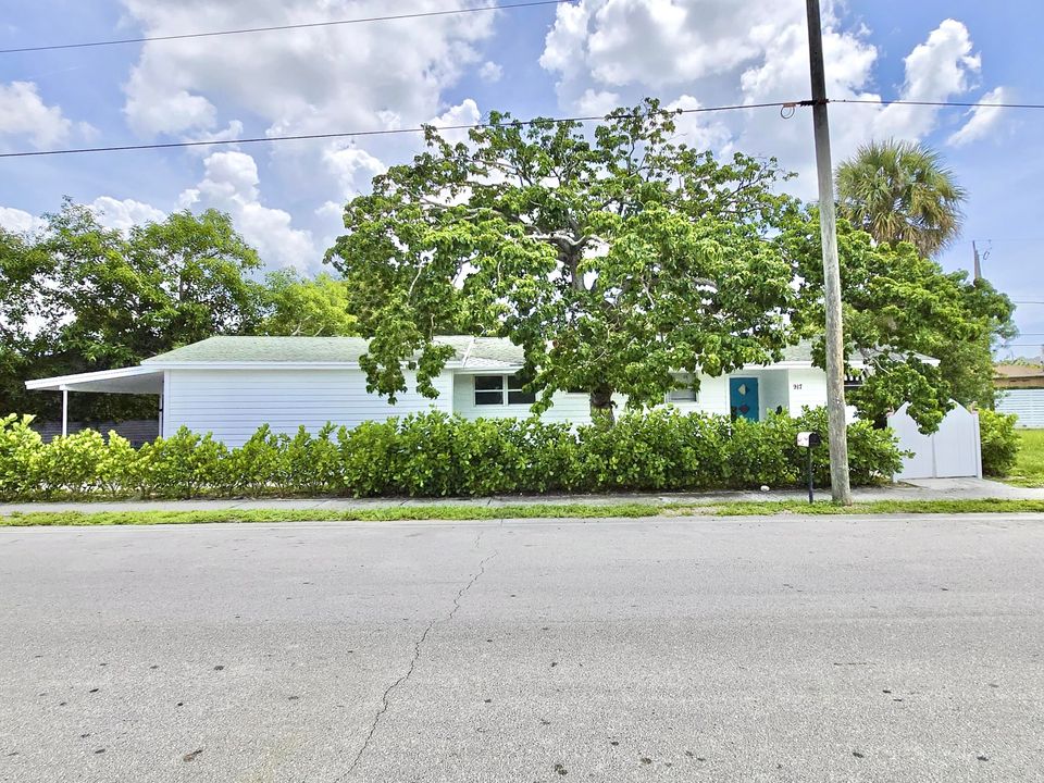 En Renta: $5,000 (4 camas, 3 baños, 1614 Pies cuadrados)