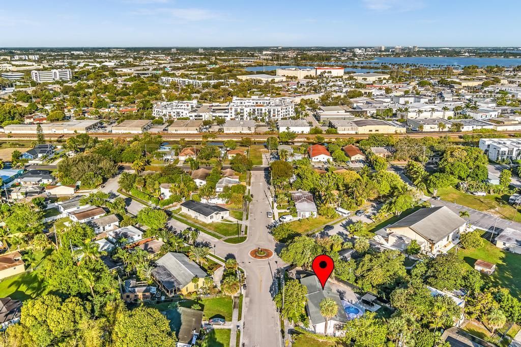 En Renta: $5,000 (4 camas, 3 baños, 1614 Pies cuadrados)