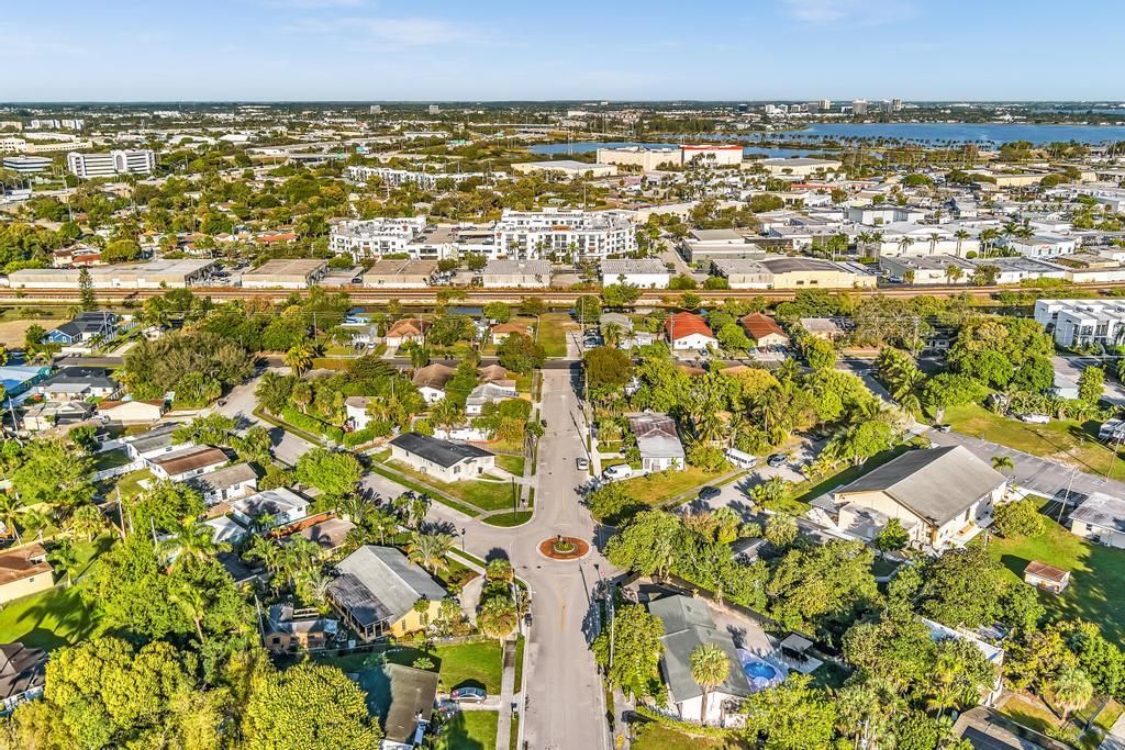 En Renta: $5,000 (4 camas, 3 baños, 1614 Pies cuadrados)