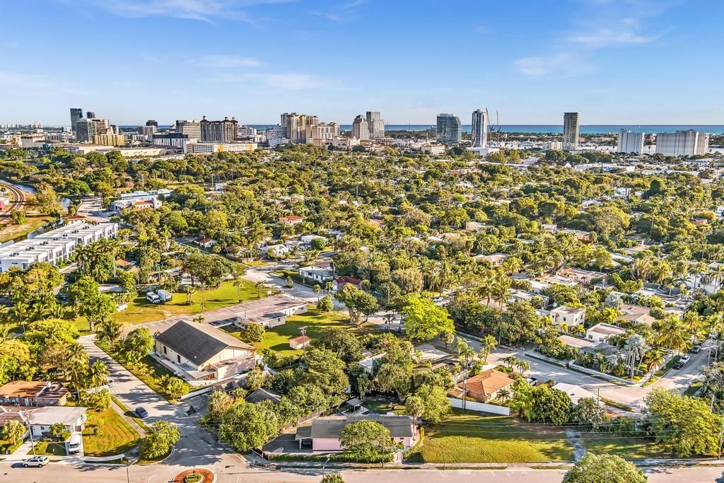 En Renta: $5,000 (4 camas, 3 baños, 1614 Pies cuadrados)