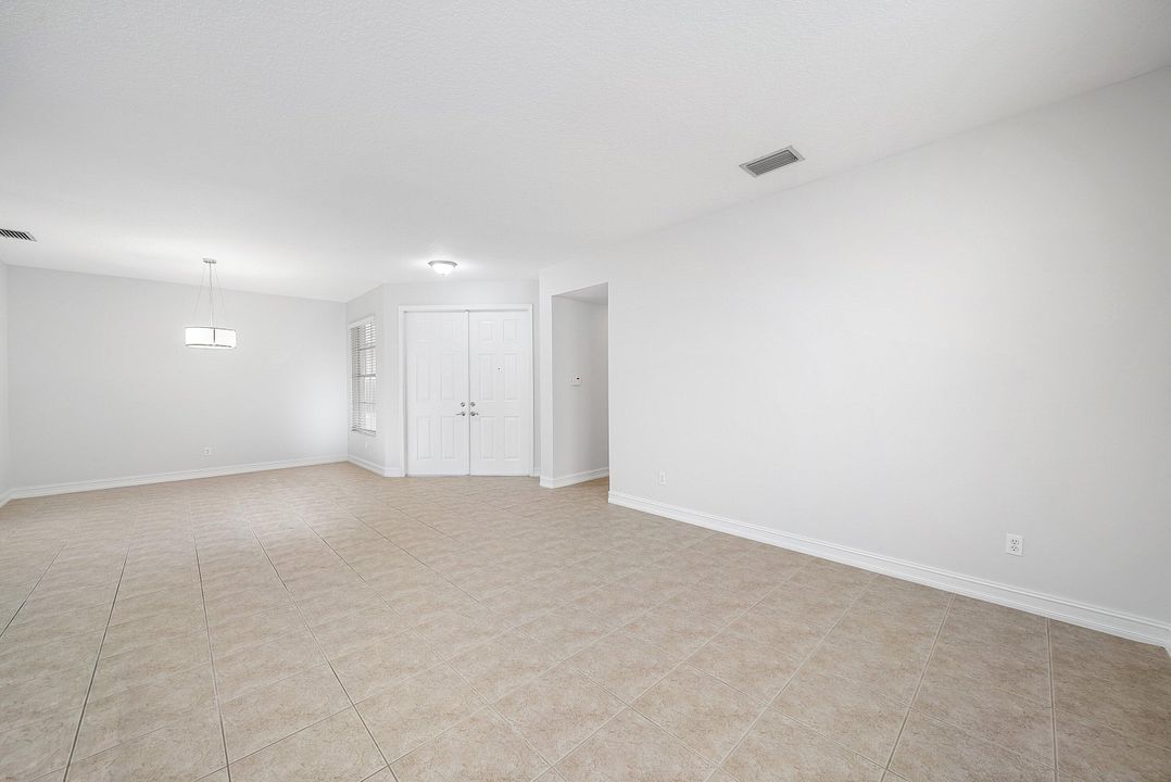 For Rent: $5,200 (5 beds, 3 baths, 2994 Square Feet)