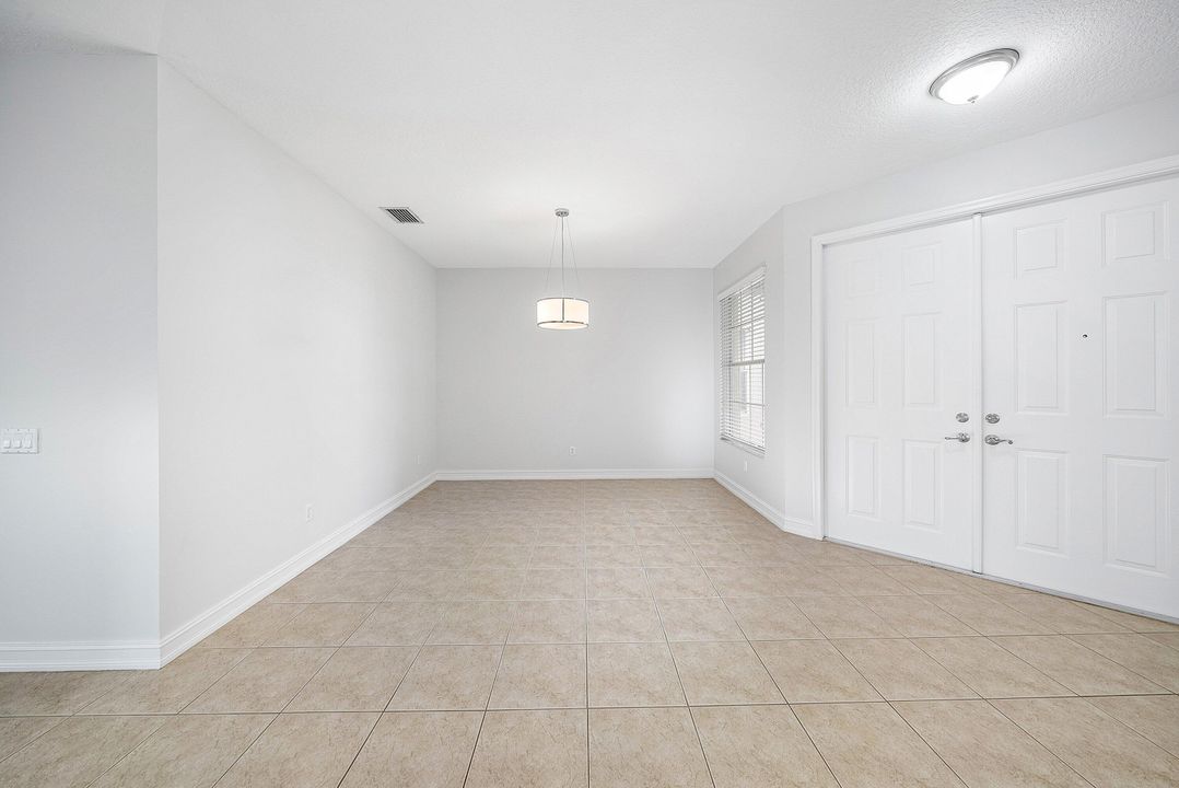 For Rent: $5,200 (5 beds, 3 baths, 2994 Square Feet)