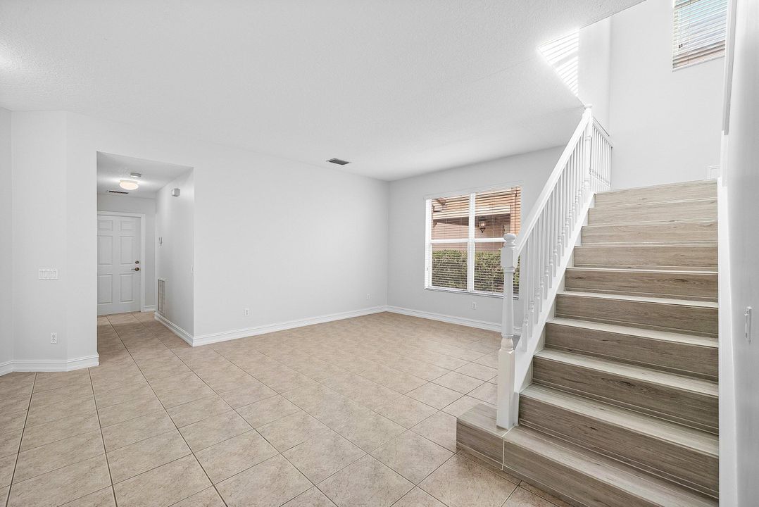 For Rent: $5,200 (5 beds, 3 baths, 2994 Square Feet)