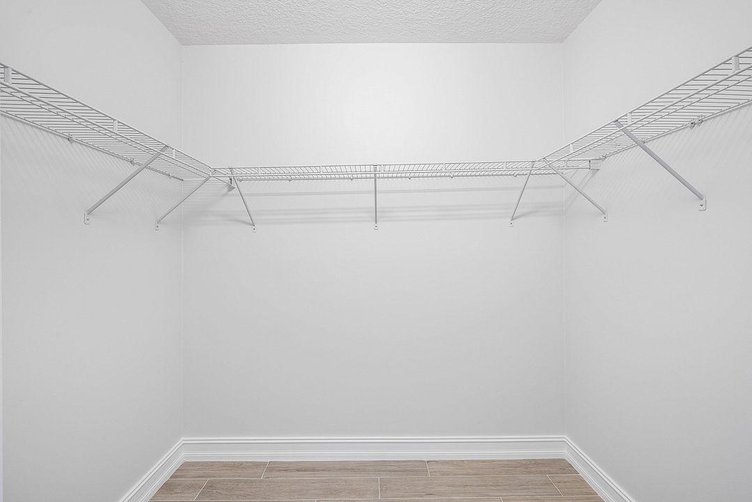 For Rent: $5,200 (5 beds, 3 baths, 2994 Square Feet)